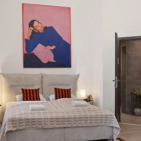 Bright Scandinavian Flat Bathtub N Danube Steps Lejlighed Budapest